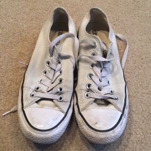 Sz 8 Converse All Star very light blue chucks